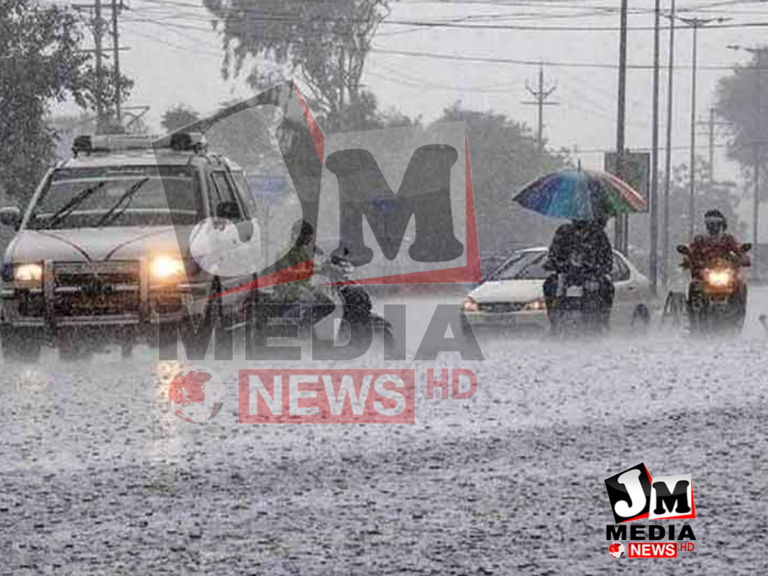 நாட்டின் பெரும்பாலான பகுதிகளில்  மழையோ அல்லது இடியுடன் கூடிய மழையோ பெய்யக் கூடிய சாத்தியம் காணப்படுகின்றது .