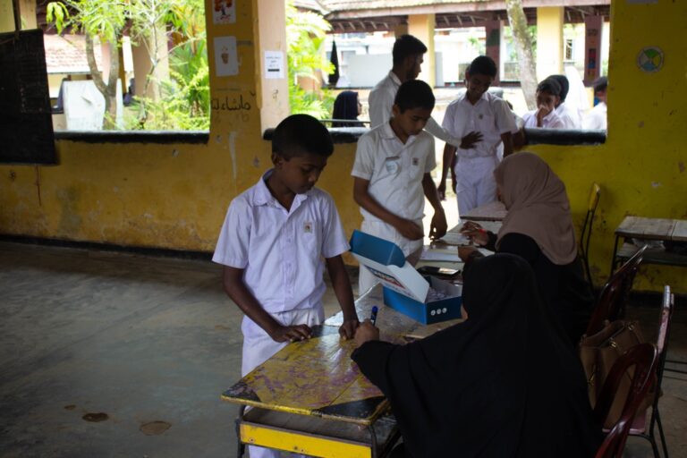 இலங்கை நாட்டிற்கு முன்மாதிரியான முறையில் வரலாற்றுத் தடம் பதித்தது அல்ஹம்றா மகா வித்தியாலயம்.