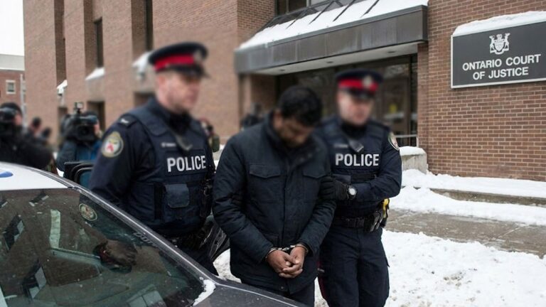 கனடாவில் அனுமதியின்றி வீடியோ எடுத்த இலங்கையர் கைது